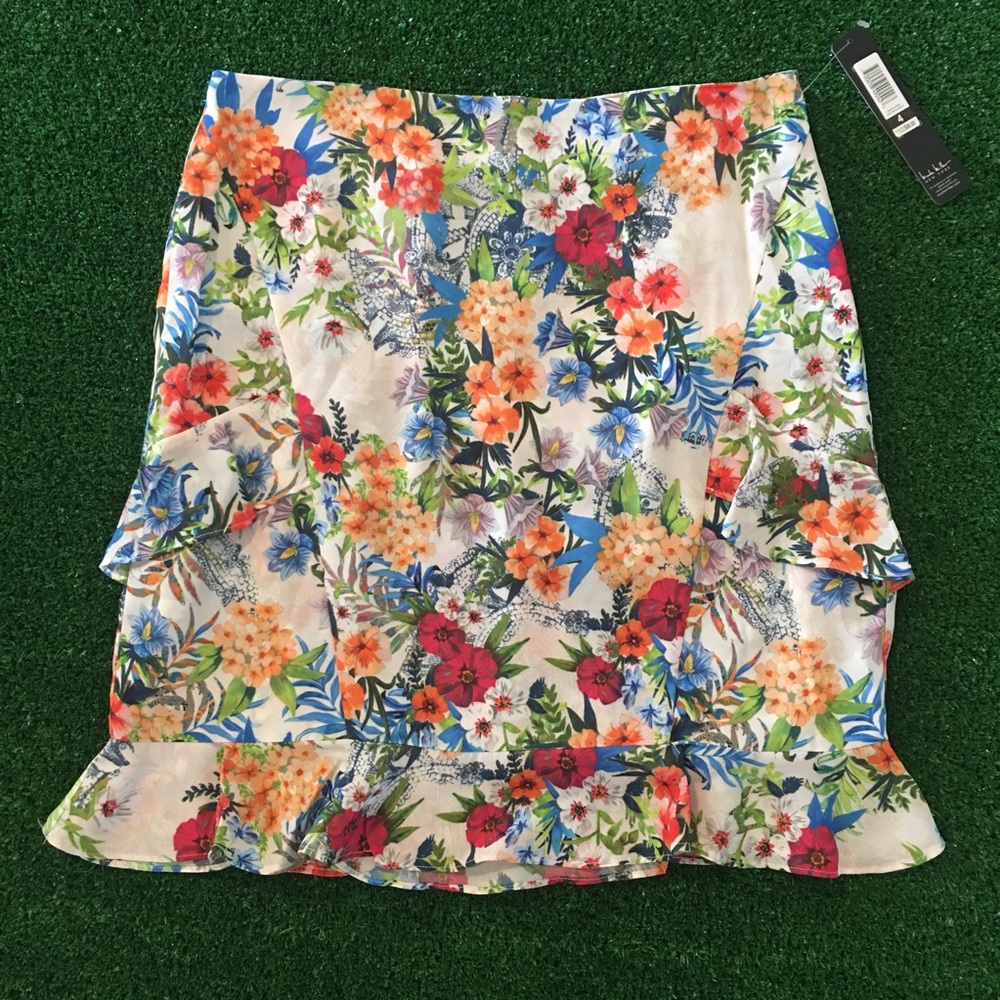 SALE!! 💐Nicole Miller Flora Skirt💐